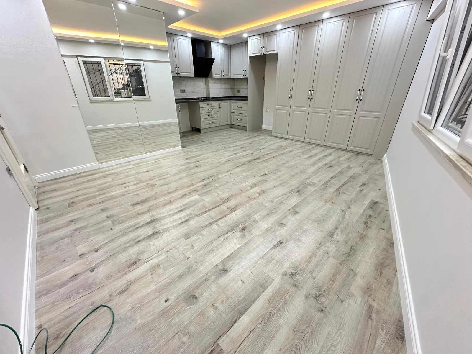 ÜÇEL BOSTANCI'DAN ALTINTEPE SAHİL YAKN İÇİ YAPLI ULTRA LÜX 2+1